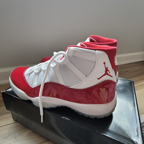 Air Jordan 11 Retro Nike Cherry 11s - Picture 6 of 14